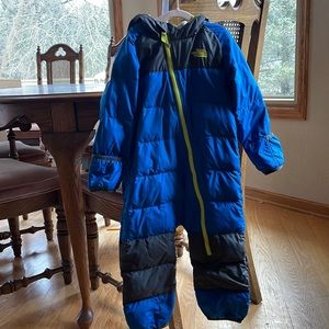 The North Face infant/toddler snow suit insulated water repellant 12 18 24 mo 2T
